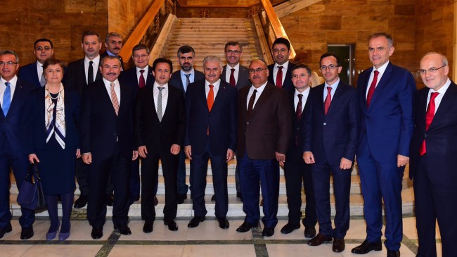 Başbakan Yıldırım, belediye başkanlarını kabul etti
