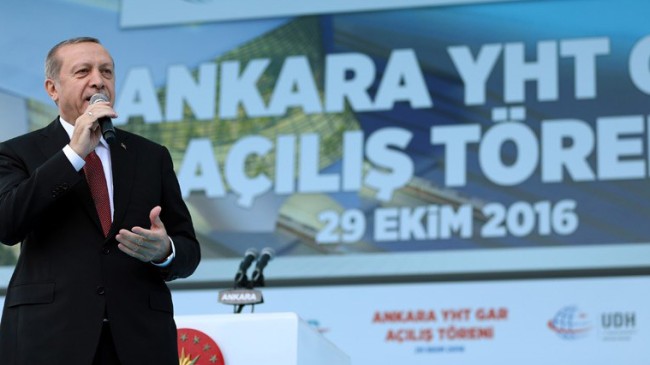 Cumhurbaşkanı Erdoğan, “Ben tarih tersi veriyorum; incele bak, ne var o Misak-I Millîde?”