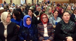 İstanbul’un AK Kadınlarına ‘Kadın ve Siyaset’ anlatıldı
