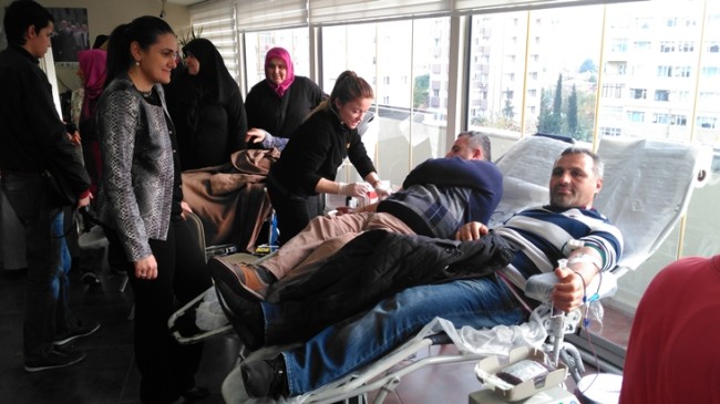 Ataşehir’in AK Kadınlarından “Bir Kan Bağışı Üç Can’a Umut Işığı kampanyası