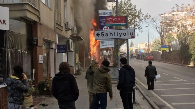 Kadıköy’de içkili mekanda yangın