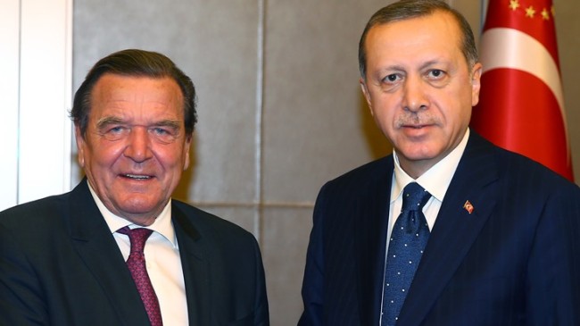 Cumhurbaşkanı Erdoğan, Gerhard Schröder’le görüştü