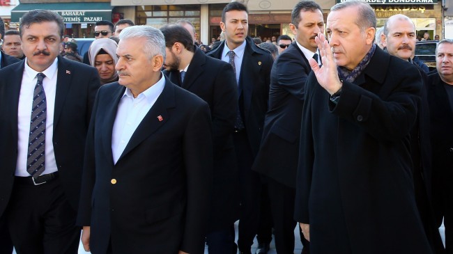 Cumhurbaşkanı Erdoğan, Başbakan Yıldırım ile birlikte Eyüp Sultan’da
