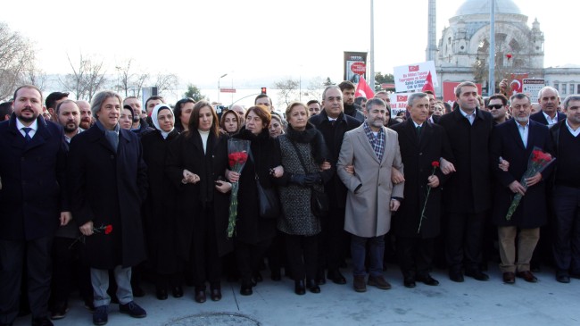 İstanbul Milletvekilleri ile İstanbul Teşkilatları Şehitler Tepesi’nde