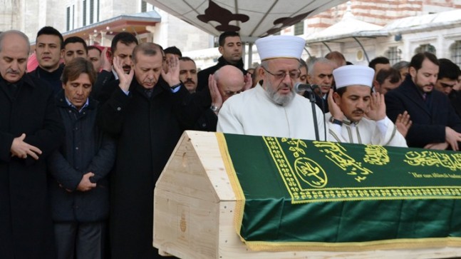 Cumhurbaşkanı Erdoğan, Aydınlar Ocağı Kurucusu Yalçın’ın cenazesine katıldı