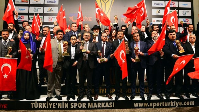 Başkan Türkmen’e ‘Onur Ödülü’