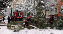 Kadıköy Belediyesi’nin işini itfaiye ekipleri yapıyor
