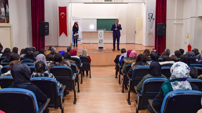Üsküdar Belediyesi’nden 7 bin öğrenciye ‘YGS Deneme Seti’