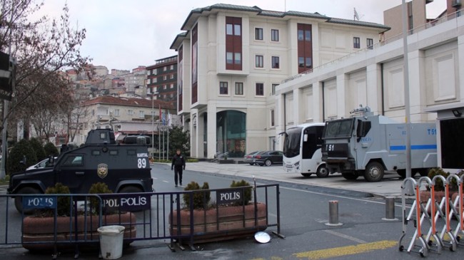 AK Parti İl Binasında güvenlik önlemleri arttırıldı