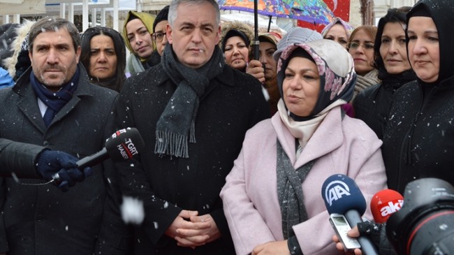 İstanbul’un AK Kadınları Eyüp Sultan’dan referandum startını verdi