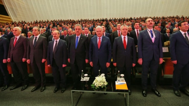 AK Parti Genel Merkezde ilçe başkanlarıyla yeni anayasa konuşuldu