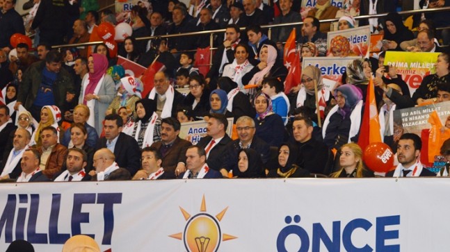 AK Parti Beykoz, salonlara sığmadı