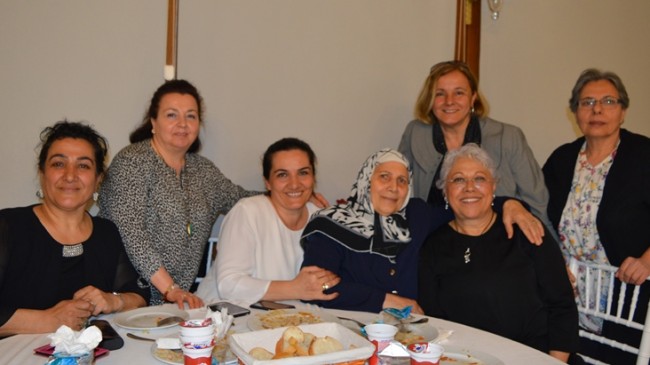 Üsküdarlı emekli kadınlar musmutlu