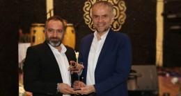 Başkan Ahmet Poyraz’a ödül
