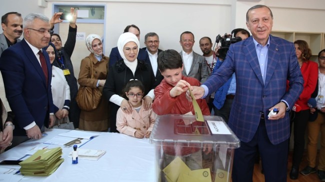 Cumhurbaşkanı Recep Tayyip Erdoğan oyunu kullandı