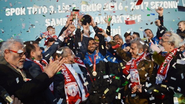 Sancaktepe Belediyespor’dan coşkulu şampiyonluk kupa töreni