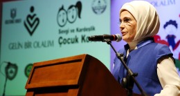 Emine Erdoğan, ‘Sevgi ve Kardeşlik Korosu’nun konserine katıldı