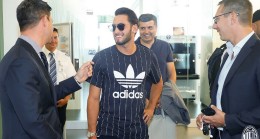 Hakan Çalhanoğlu, Milan’a transfer oldu