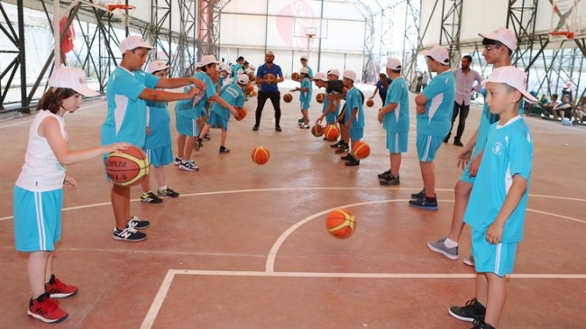 Ümraniye Belediyesi ‘Yaz Spor Okulları’na yoğun ilgi var