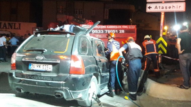 Ataşehir’de feci kaza, iki ölü
