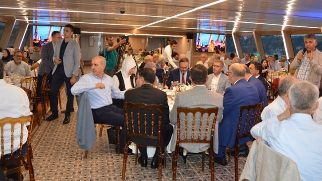 Başkan Türkmen, Bakan Kurtulmuş’u Valide Sultan Gemisi’nde ağırladı