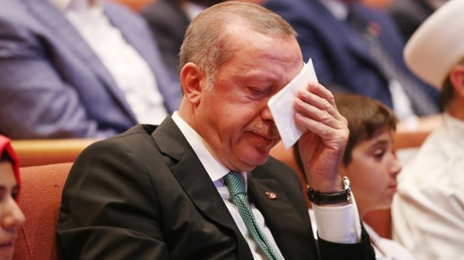 Cumhurbaşkanı Erdoğan’ı yine ağlattılar!