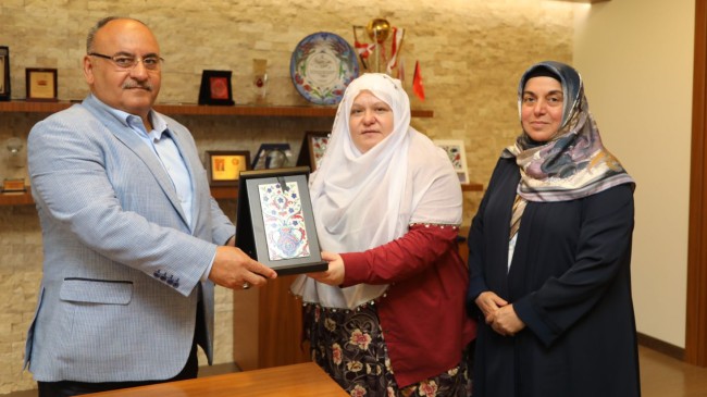 Mihalgazi Belediye Başkanı Zeynep Akgün, Başkan Hasan Can’ı ziyaret etti