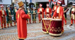 Sancaktepe Belediyesi Mehter Takımı, İtalya Moena Kasabası’nda Türk Festivali’ne katıldı