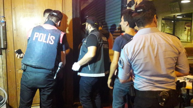 İstanbul polisinden Kadıköy’deki eğlence mekanlarına asayiş uygulaması