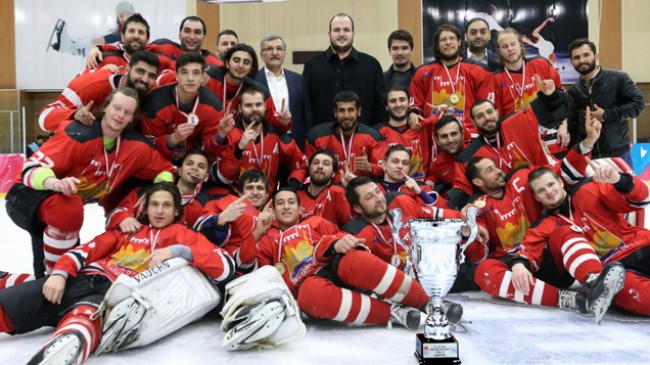 Zeytinburnu Belediyesi Buz Hokeyi Takımının hedefi Kıtalararası şampiyonluk