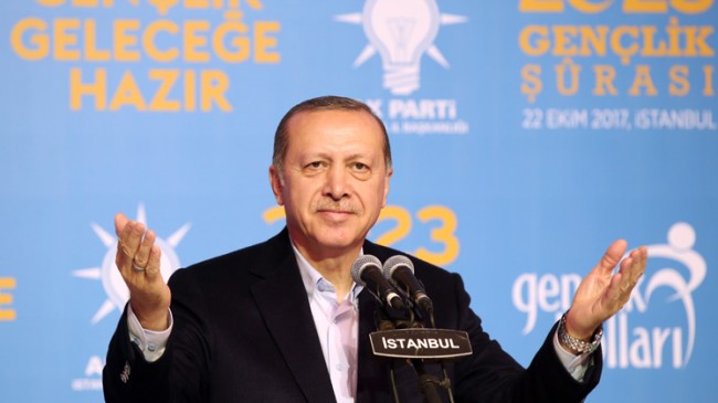 Cumhurbaşkanı Erdoğan, “Tuttuğunu koparan gençliği karşımda görüyorum”