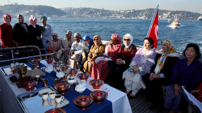 Emine Erdoğan, yabancı misafirlerini ağırladı
