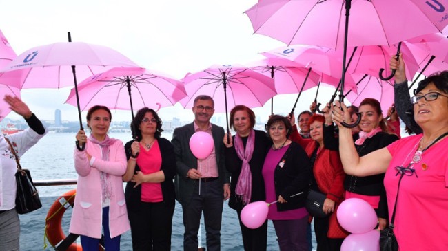 Üsküdar Belediyesi’nden meme kanserine farkındalık için boğaz turu