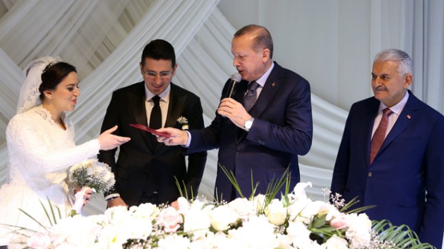 Cumhurbaşkanı Erdoğan, İncekara ve Develioğlu’nun nikah şahidi oldu