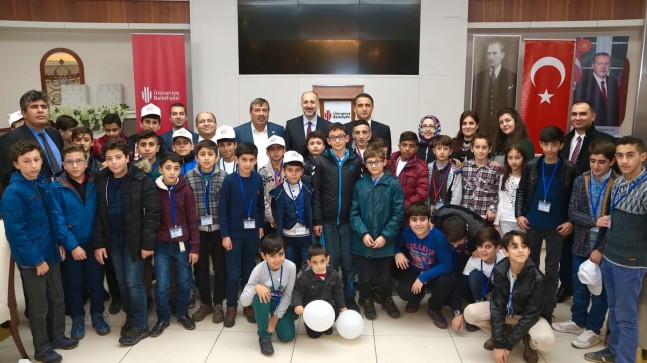 Ümraniye Belediyesi, “Biz Anadolu’yuz” diyerek Hakkârili öğrencilere kucak açtı