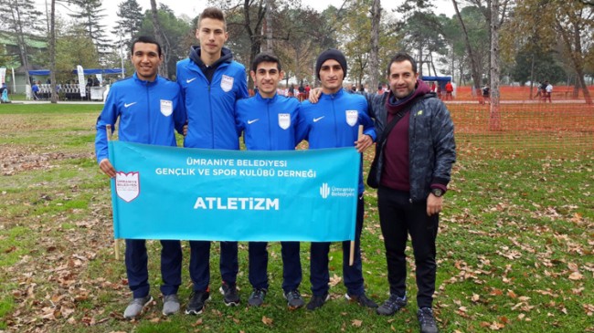 Ümraniyespor yıldız erkekler atletizm takımı Türkiye Şampiyonasında
