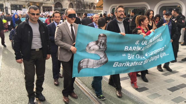 Barikat Film Festivali, Bağcılarlı engellilerin Taksim’e yürüyüşüyle başladı