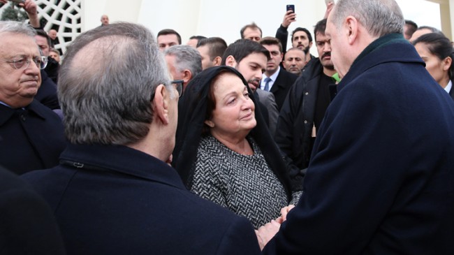 Cumhurbaşkanı Erdoğan, Mesut Yılmaz ile eşi Berna Yılmaz’a başsağlığı diledi