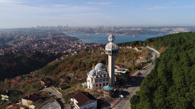 İstanbul Boğazı’nı, Beykoz Karlıtepe Merkez Camii’nin seyir terasından izleyin