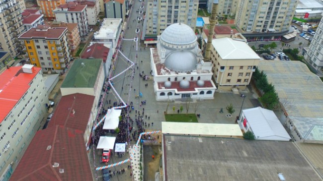 Taşdelen’de bulunan Hacı Yusuf Cebir Camii Önü Meydanı’ tamamlandı