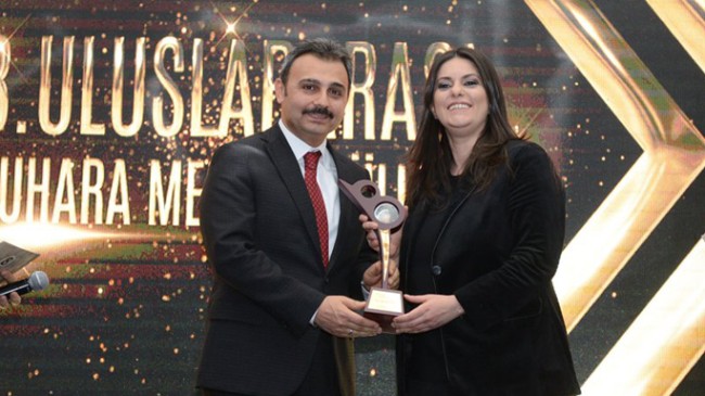 Bakan Sarieroğlu’na “Yılın Bakanı” ödülü