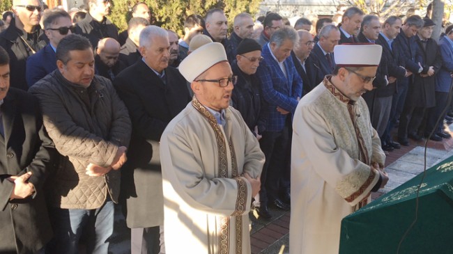 Başbakan Yıldırım, ilkokul öğretmeni Galip Kumbar’ın cenazesine katıldı