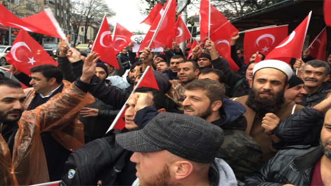 Üsküdarlı yüzlerce gönüllü vatandaş, ‘Türk Ordusu’na katılmak istiyor!