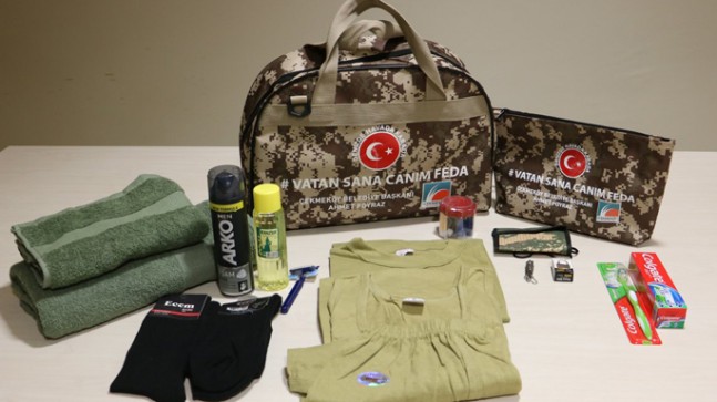 Çekmeköy Belediyesi’nden askere giden gençlere ihtiyaç çantası