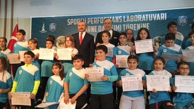 Mustafa Cengiz, Sancaktepe Belediyesi Sporcu Performans Laboratuvarı karne törenine katıldı