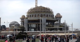 Taksim Camii inşaatı hızla devam ediyor