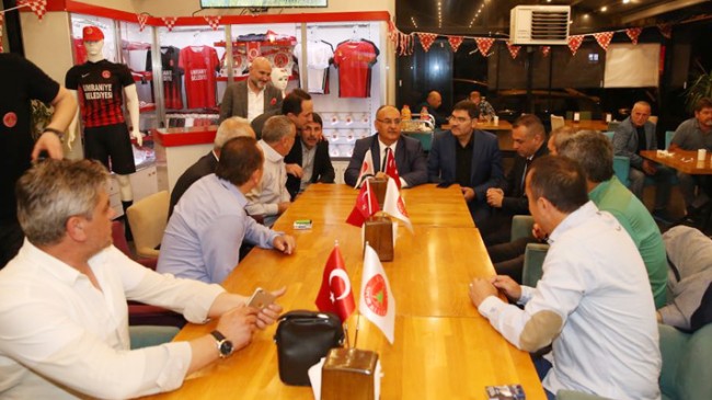Başkan Hasan Can, Ümraniyespor Mekan Cafe’yi ziyaret etti