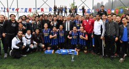 Başkan Hilmi Türkmen, liselilerin futbol coşkusuna ortak oldu