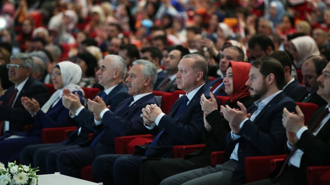 Cumhurbaşkanı Erdoğan, partinin İstanbul milletvekili adaylarını tanıttı
