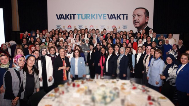 Emine Erdoğan, kadın adaylarla buluştu